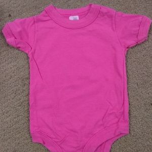 NWOT BABY ONSIES SZ (0-6m) NEWBORN. BRIGHT PINK